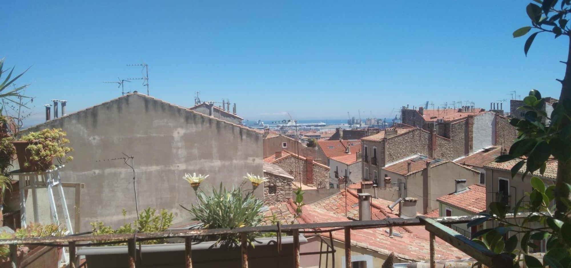 Terrasse De La Revolution Apartment Сет Екстериор снимка